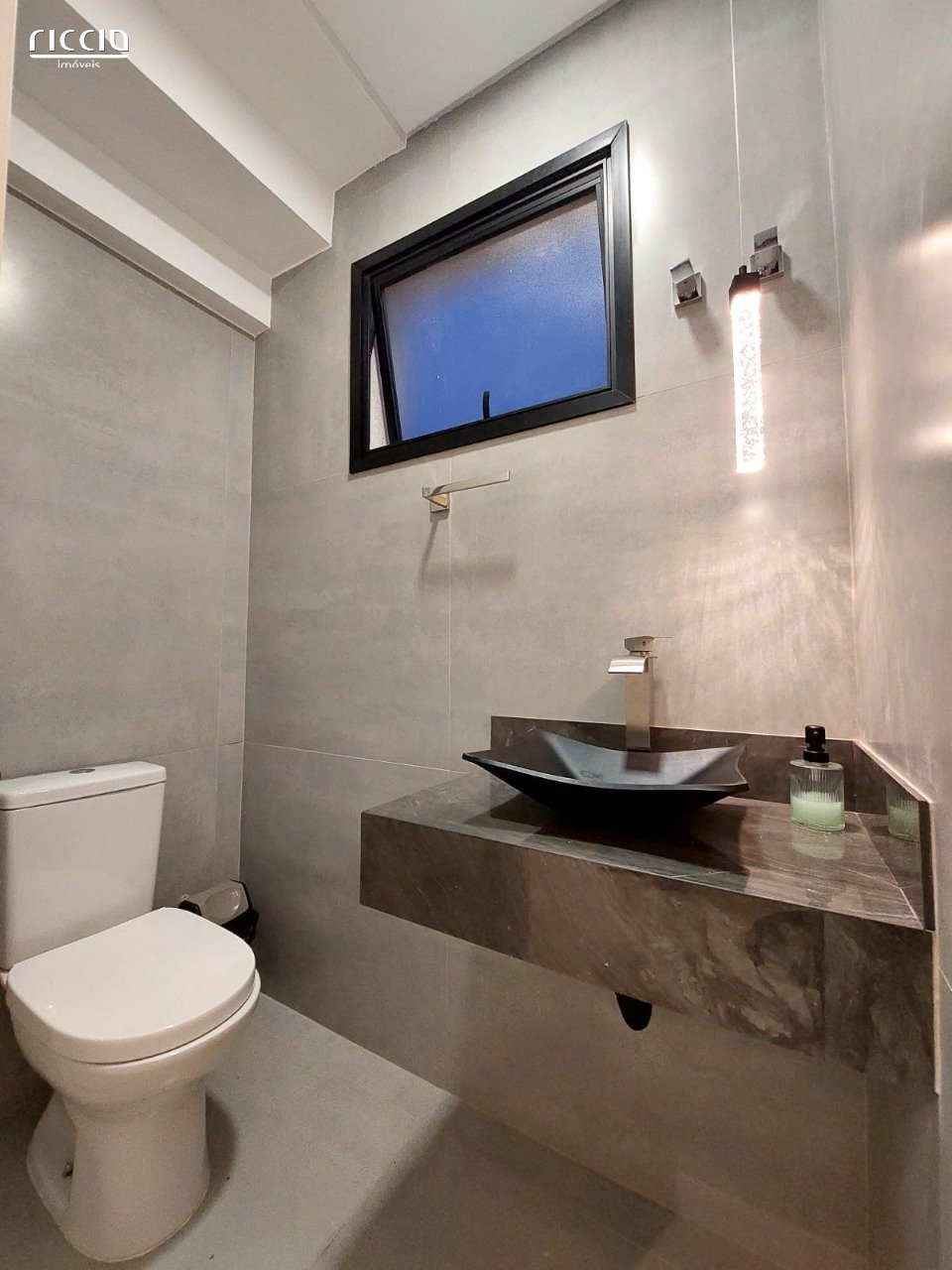 Casa em Condomínio à venda no Eugenio de Melo — imagem 21 de 39