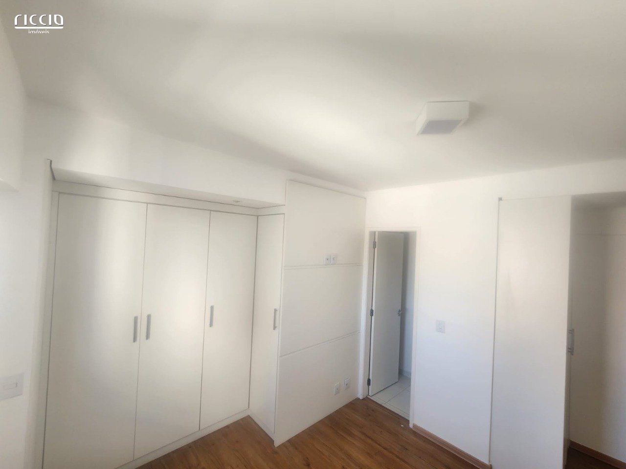 Apartamento à venda no Parque Industrial — ambiente interno