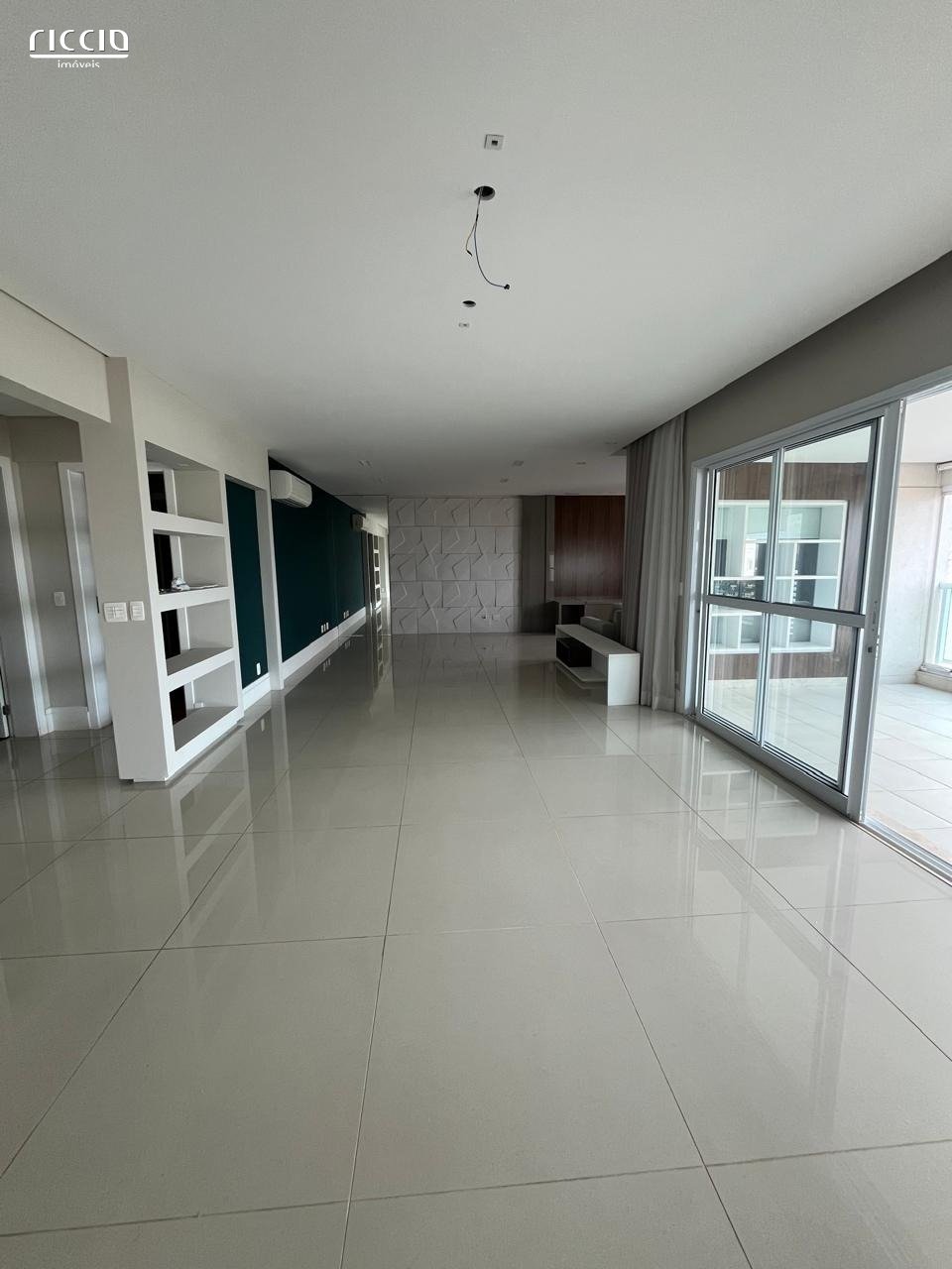 Apartamento no Edifício Paesaggio - Jardim das Colinas com 278m2 4 suites, 4 vagas