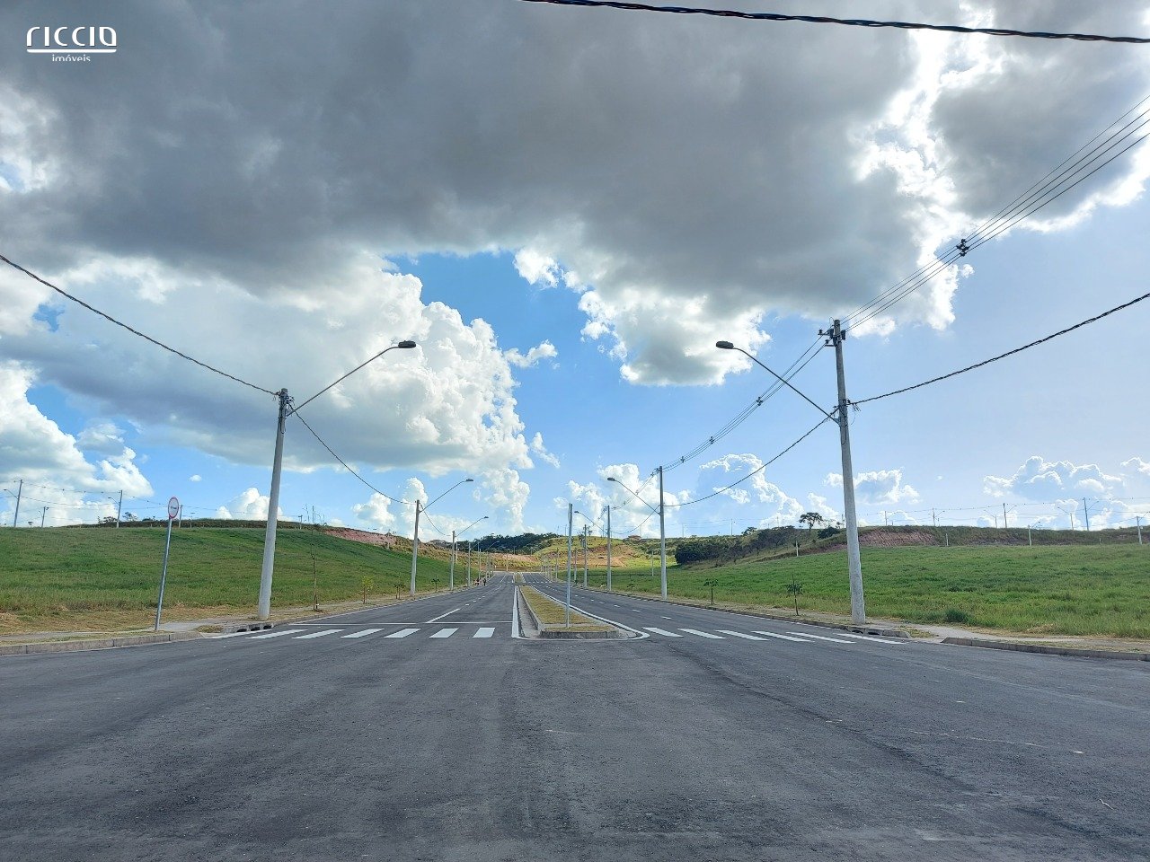 Terreno à venda no Condomínio Recanto da Baronesa — ambiente interno
