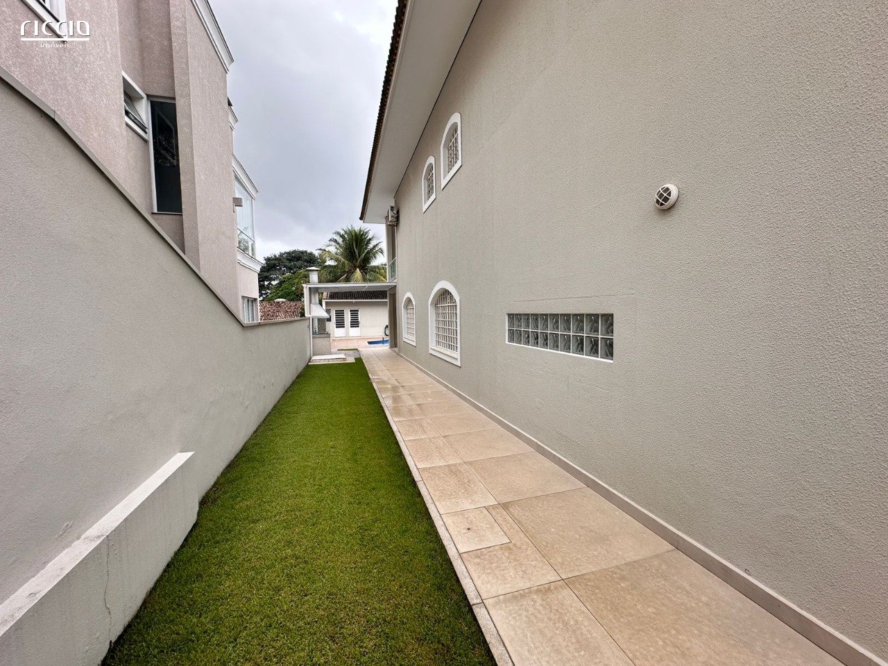 Casa em Condomínio à venda no Jardim das Colinas — imagem 28 de 36