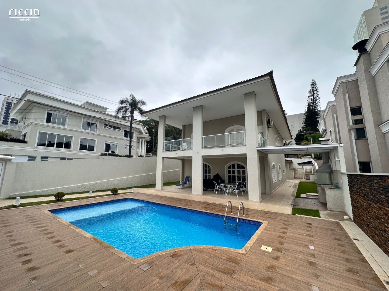 Casa em Condomínio à venda no Jardim das Colinas — imagem 4 de 36