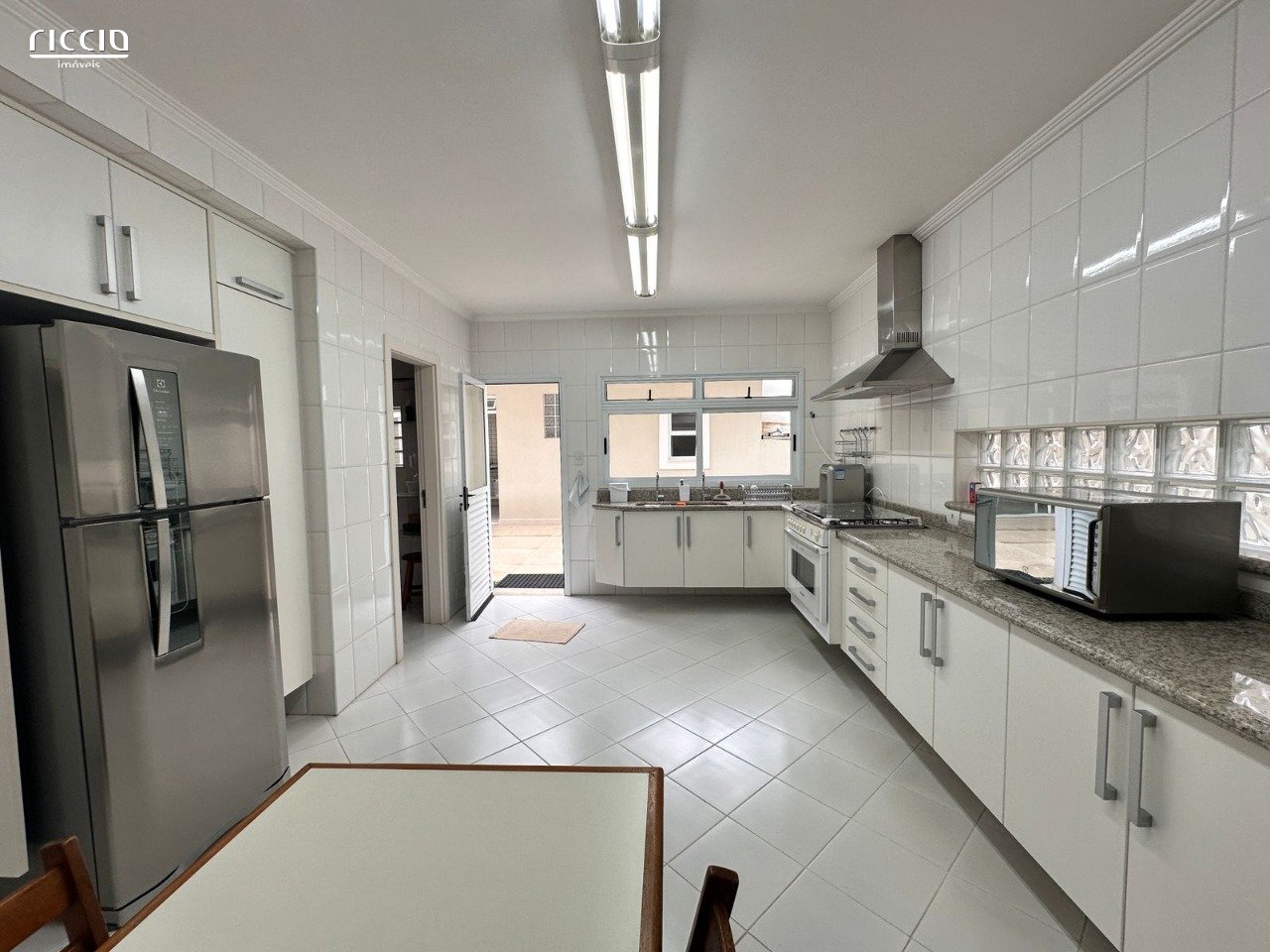 Casa em Condomínio à venda no Jardim das Colinas — imagem 23 de 36