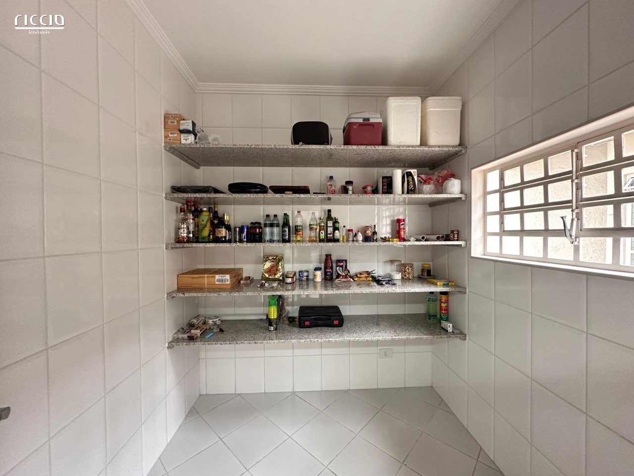 Casa em Condomínio à venda no Jardim das Colinas — imagem 34 de 36