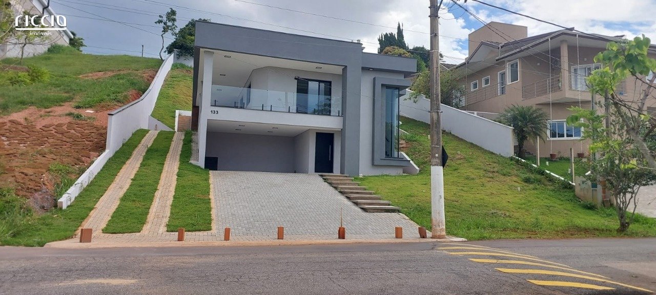 Sobrado de Alto Padrão no Condomínio Mirante do Vale - Jacareí/SP