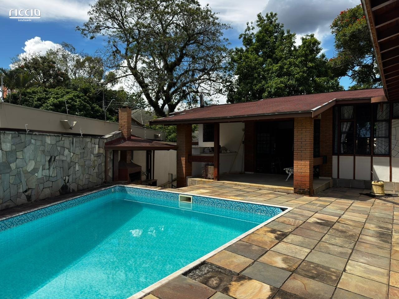 Casa em Condomínio à venda no Jardim Apolo — ambiente interno