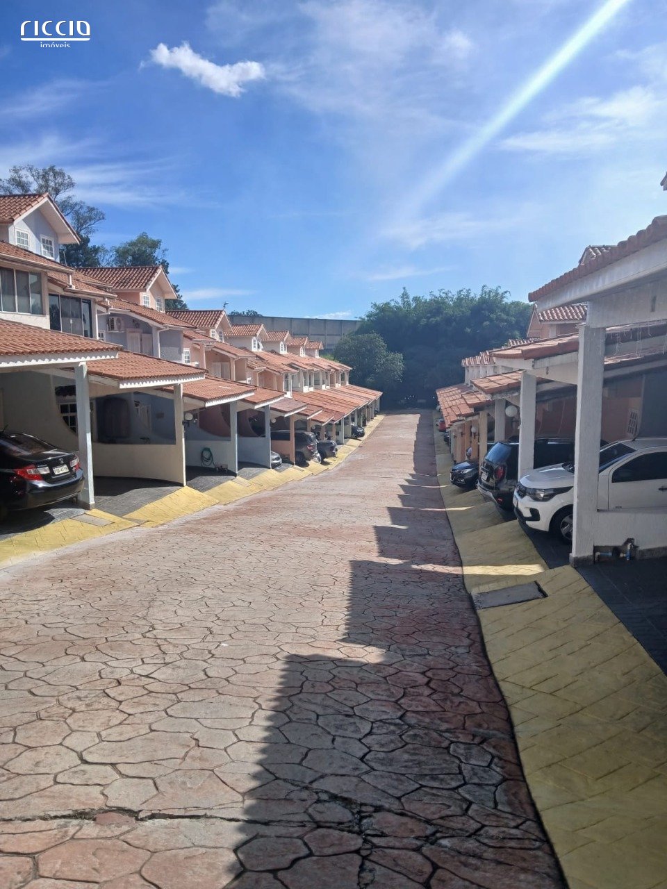 Casa em Condomínio à venda no Jardim Califórnia — detalhe do imóvel