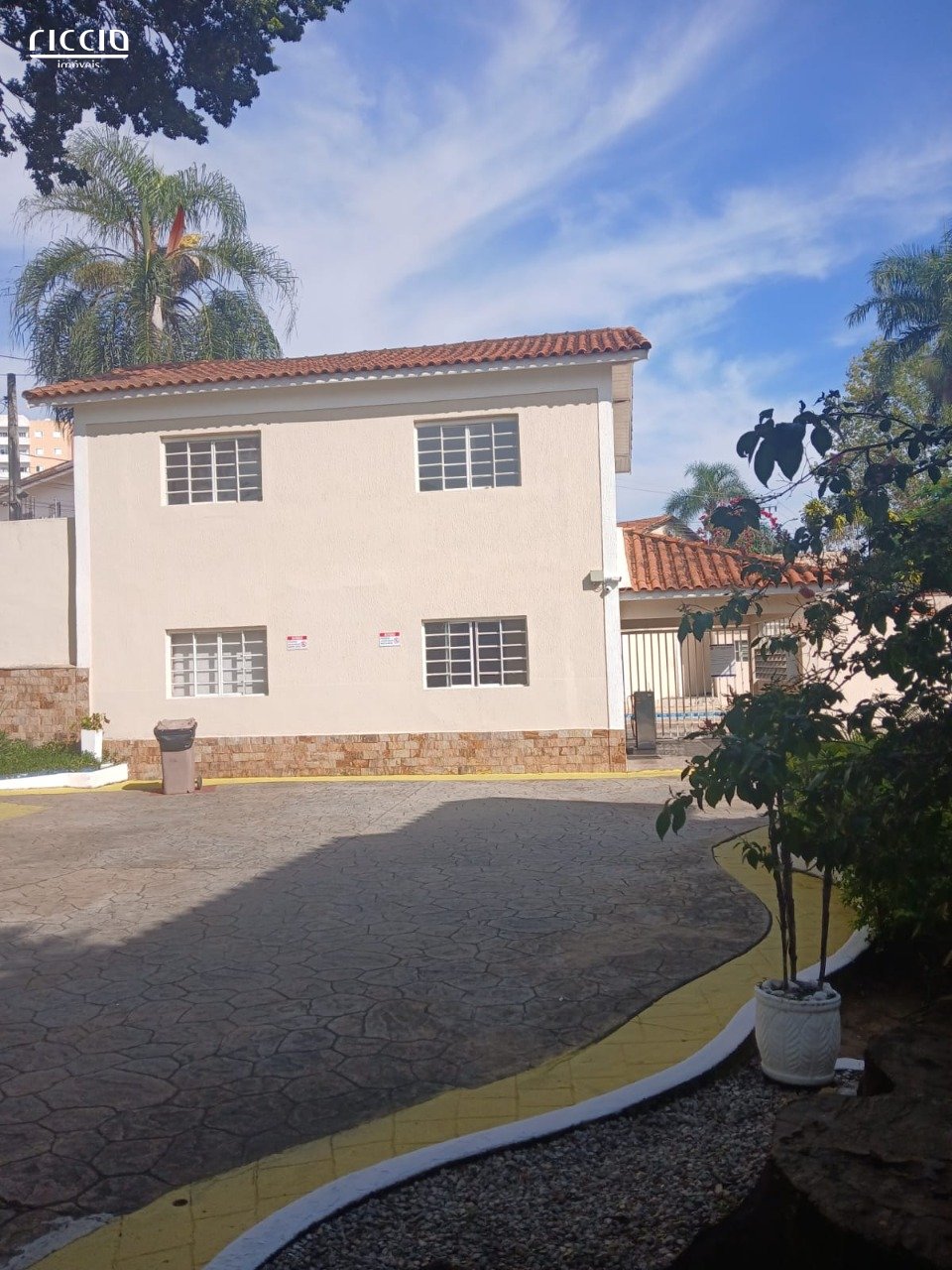 Casa em Condomínio à venda no Jardim Califórnia — ambiente interno