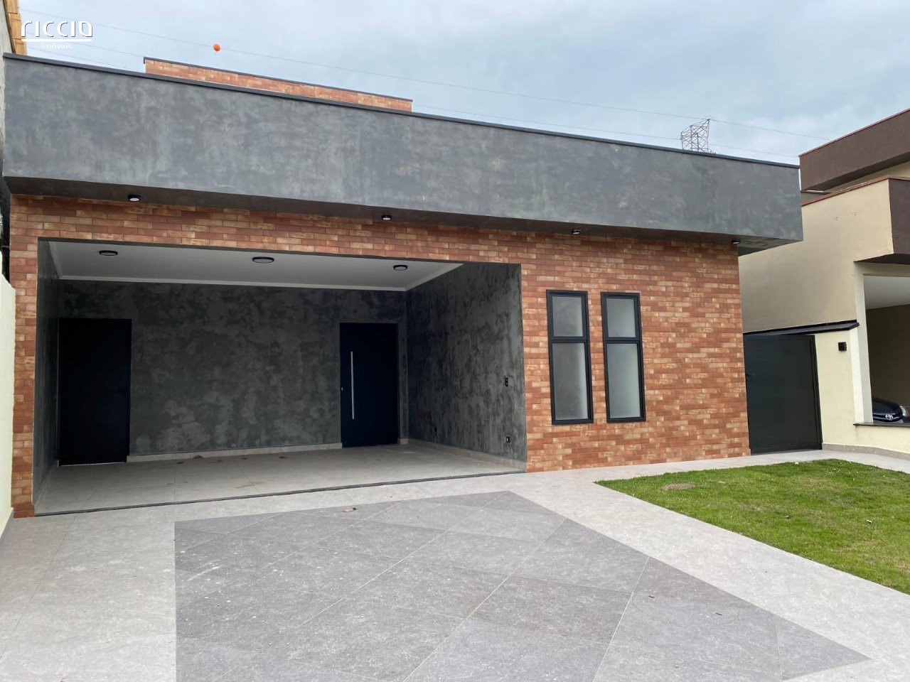 Casa Térrea no Condomínio Golden Park (Jacareí/SP) com 3 dormitórios, 1 suíte