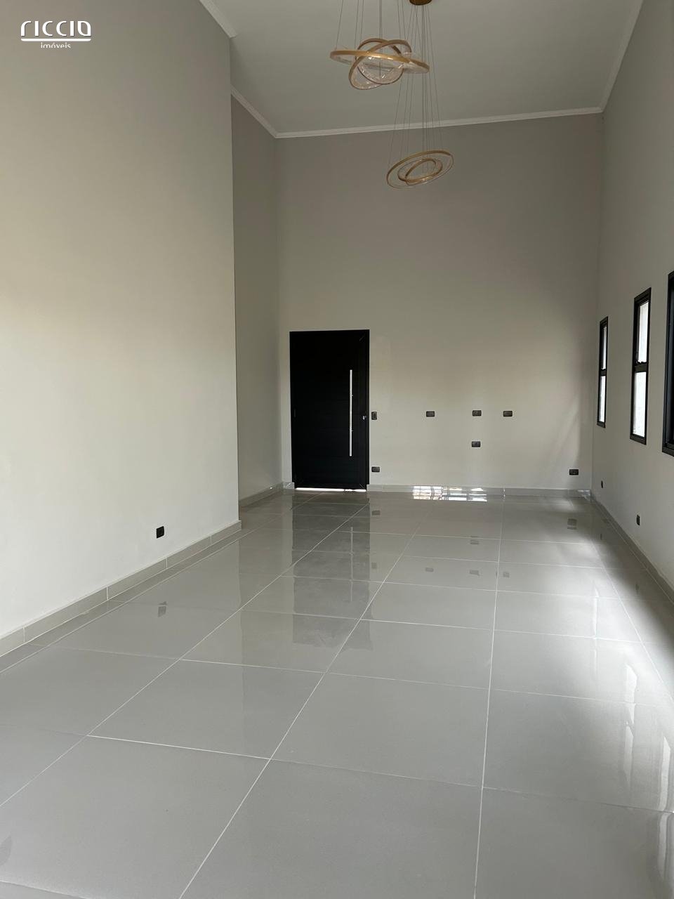 Casa em Condomínio à venda no Jardim Residencial Golden Park — ambiente interno