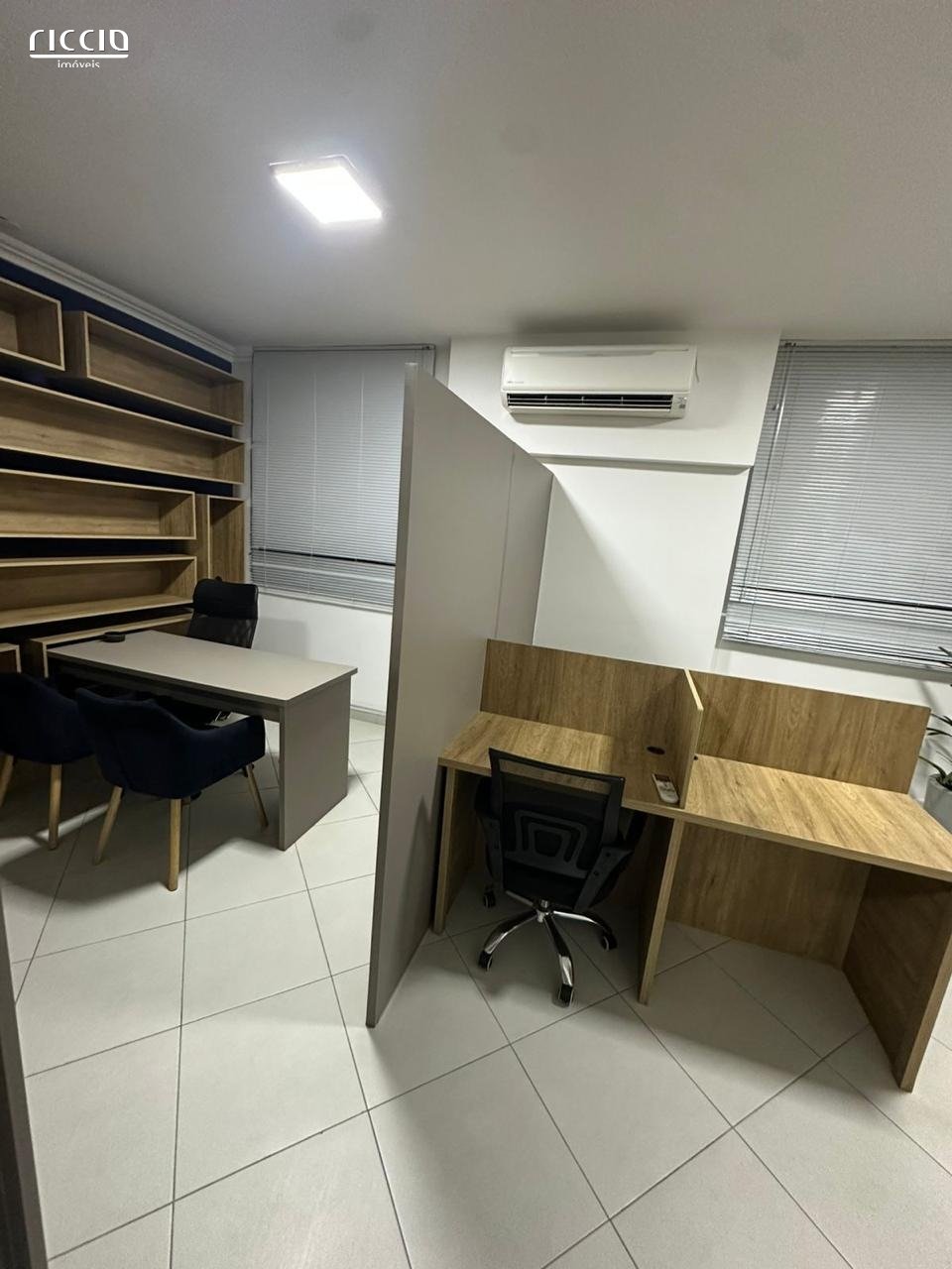 Sala / Conjunto à venda no Centro — detalhe do imóvel