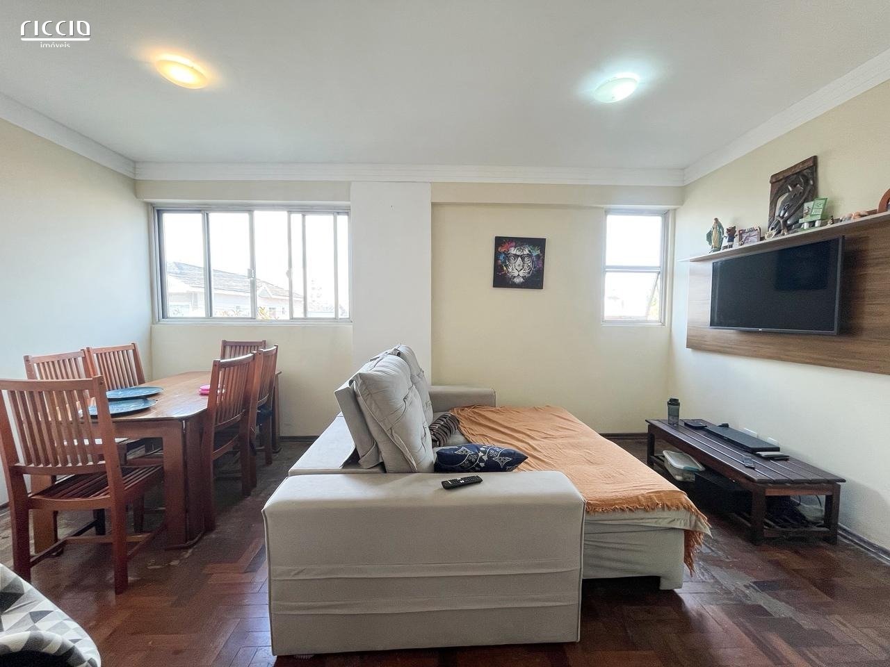 Apartamento no Edifício Sirus Vega no Jardim das Indústrias com 103m² 3 dormitórios, suíte, 1 vaga - Excelente para reformar