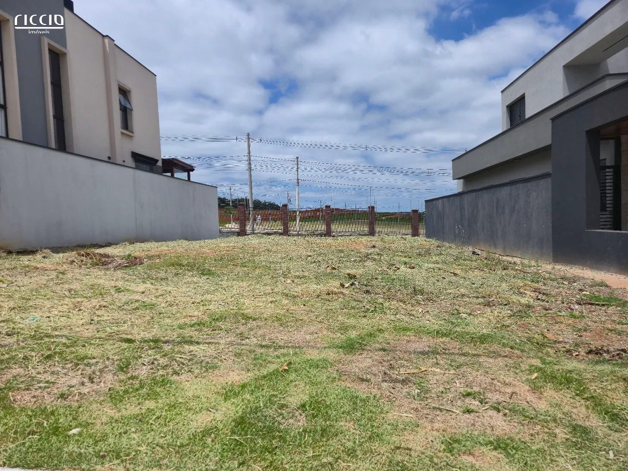 Terreno à venda no Loteamento Floresta — ambiente interno