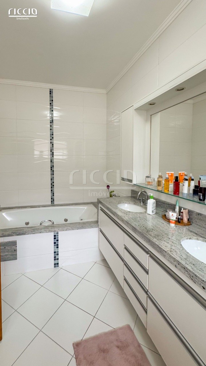 Casa em Condomínio à venda no Jardim das Colinas — imagem 36 de 43