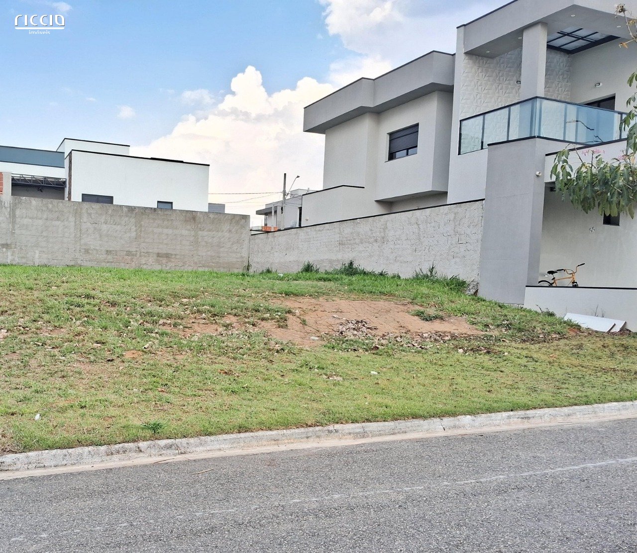 Terreno à venda no Bairro da Floresta — ambiente interno