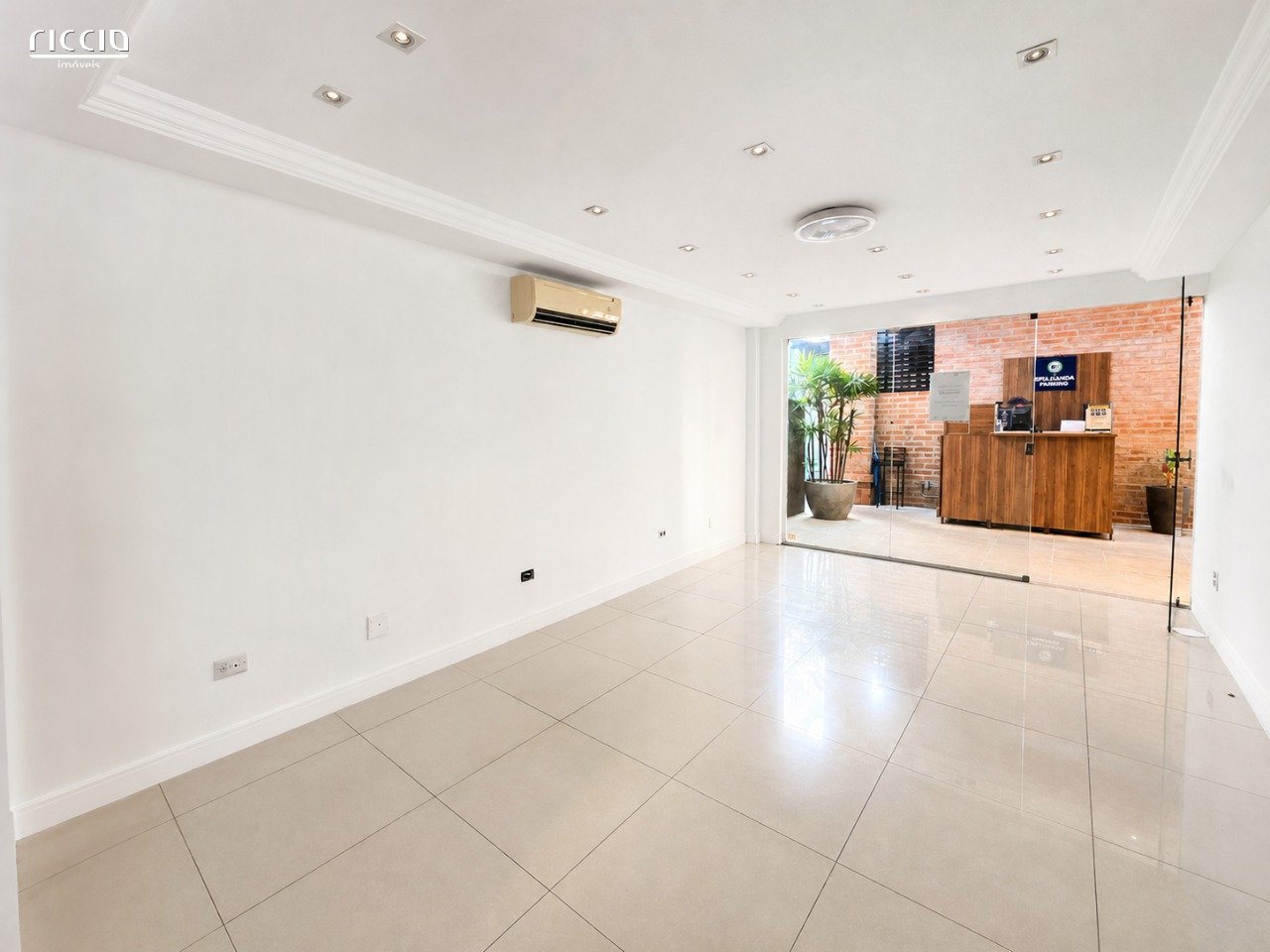 Ponto Comercial à venda no Jardim Esplanada — detalhe do imóvel