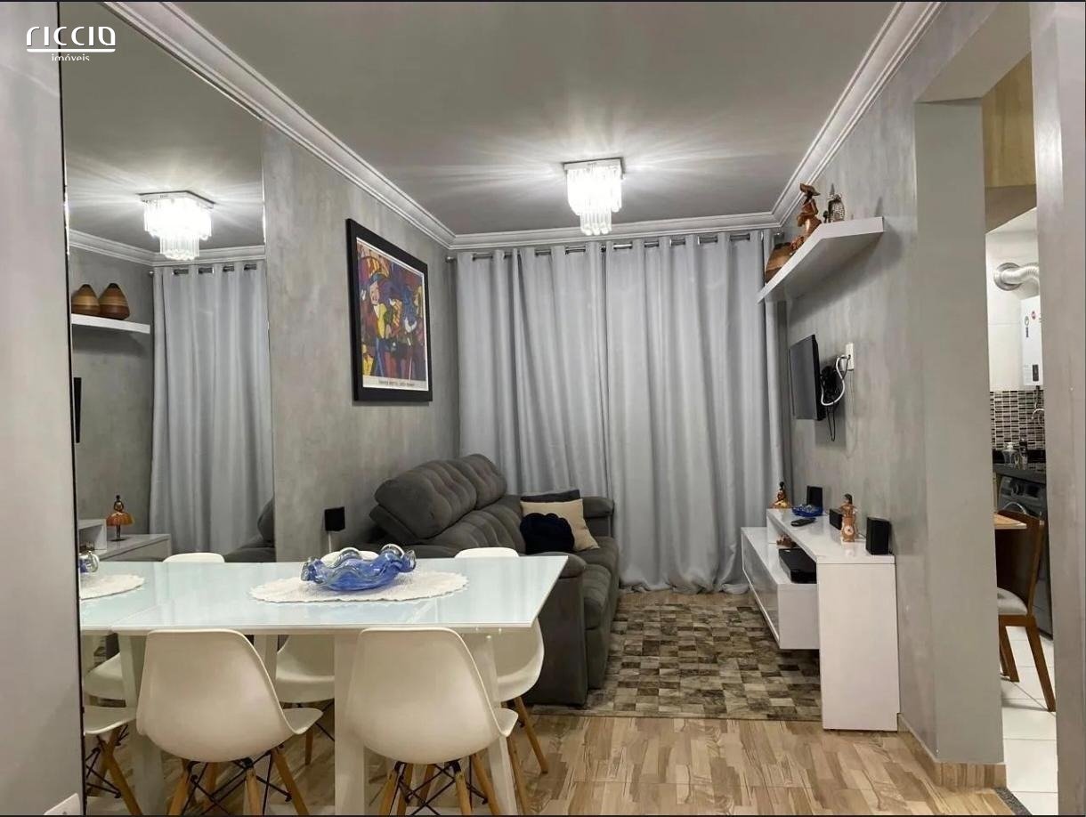 Apartamento à Venda no Parque Industrial em São José dos Campos com 2 Suítes