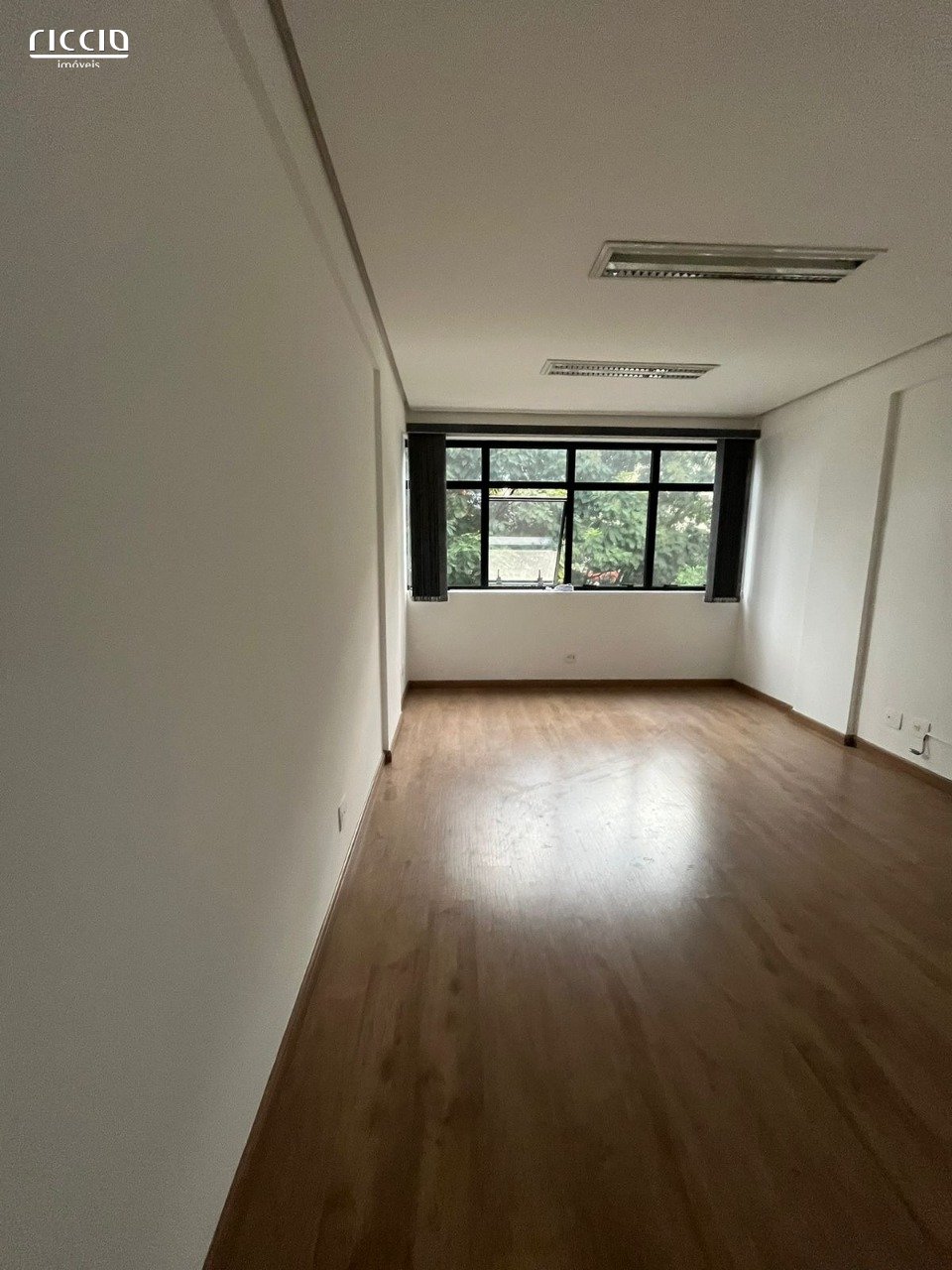 Sala / Conjunto à venda no Jardim Aquarius — detalhe do imóvel