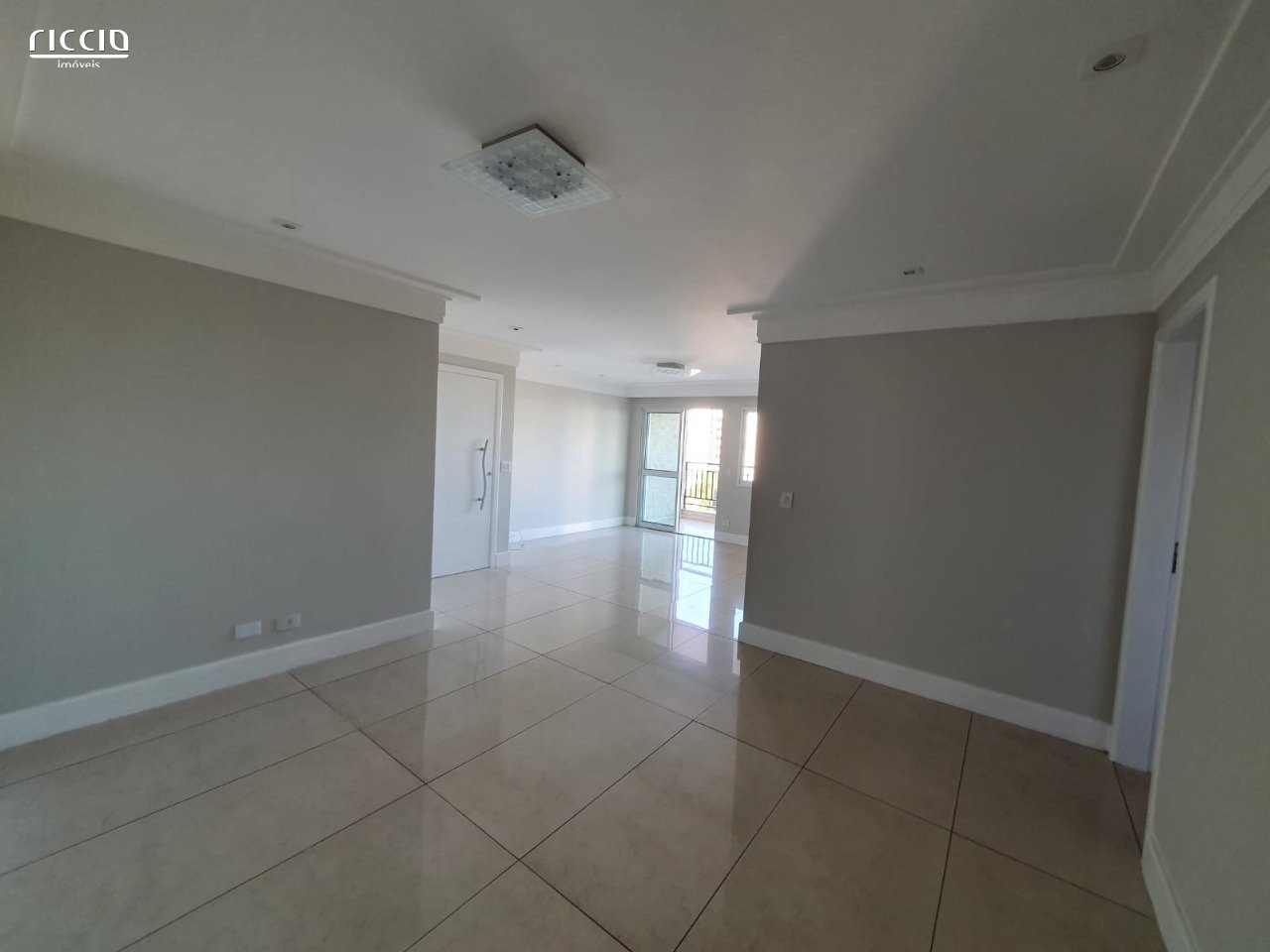 Apartamento gerando renda no La Cité Vila Ema com 170m², 3 suítes e varanda com churrasqueira em São José dos Campos