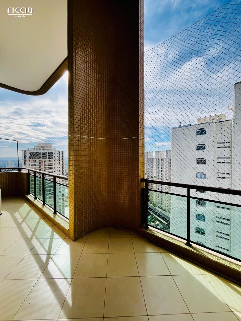 Apartamento à venda no Vila Adyana — detalhe do imóvel
