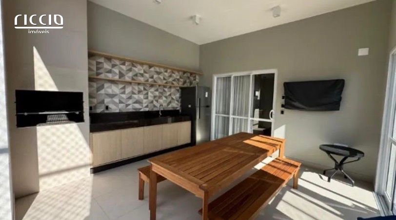 Apartamento à venda no Edifício Blue View, Vila Industrial, com 71m², 3 dormitórios, suíte e planta versátil para home office ou sala ampliada.