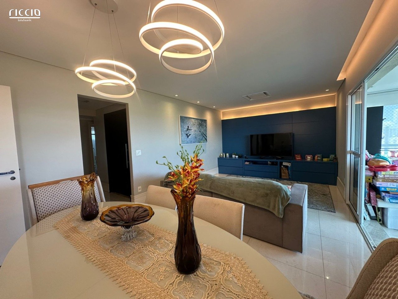 Apartamento à venda no Belvedere Jardim das Colinas SJC - SP 190 m², 4 Dorms (3 Suítes) - 2 vagas, Andar Alto