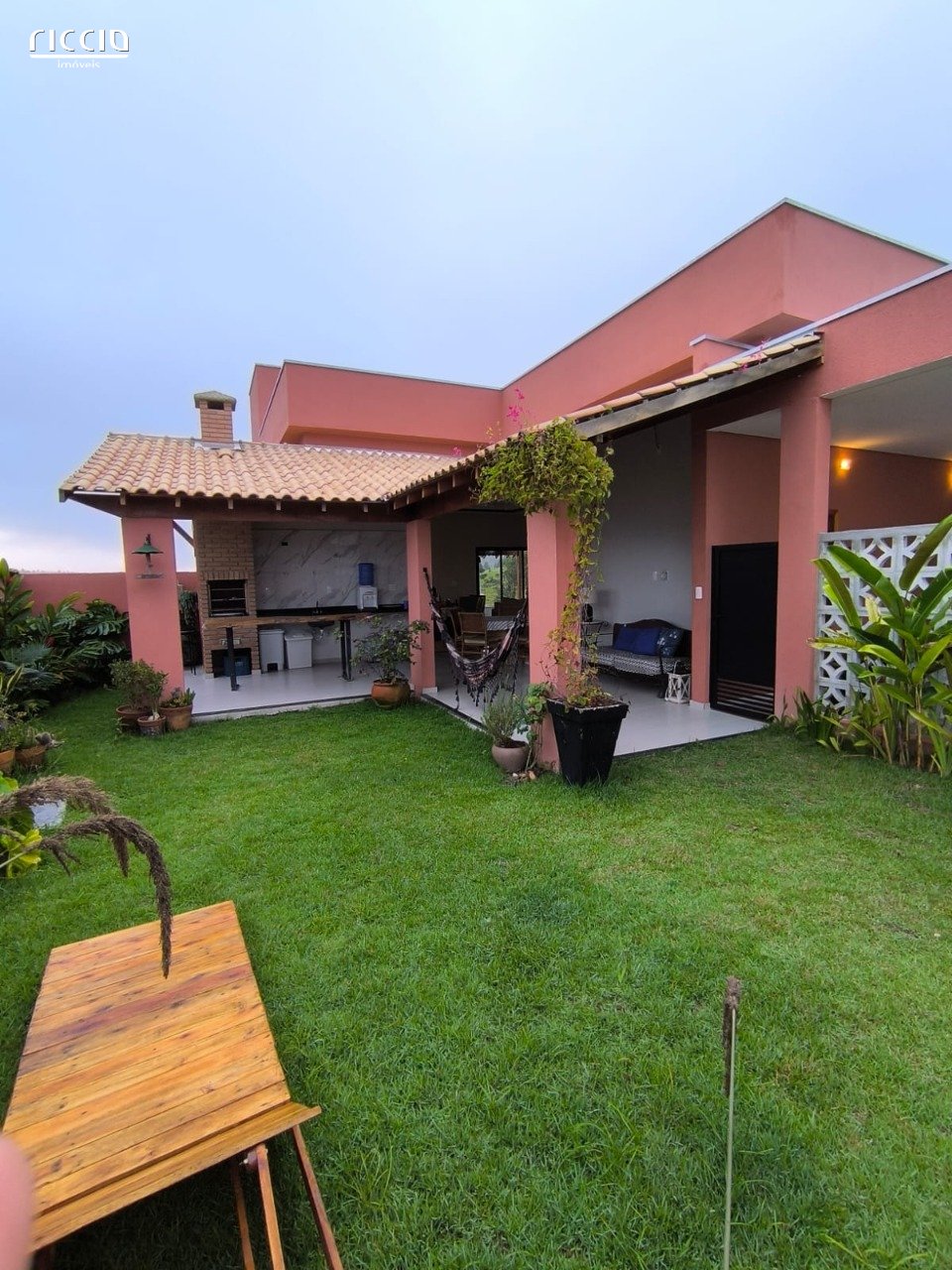 Casa à Venda no Condomínio Verana, Floresta | 240m² | 4 Dormitórios | 1 Suíte | 4 Vagas