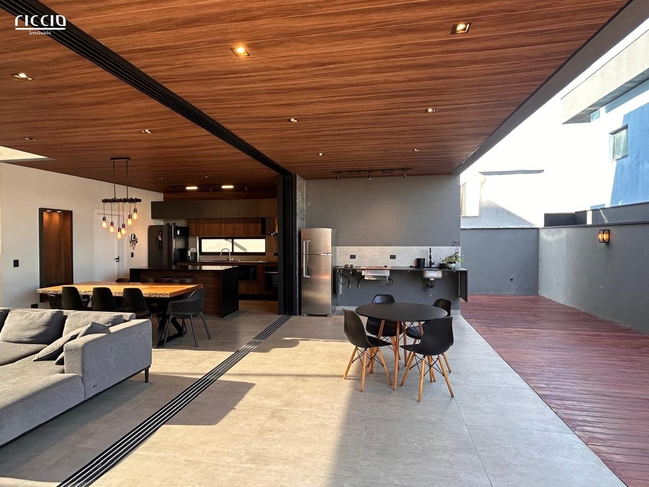 Casa em Condomínio à venda no Loteamento Floresta — detalhe do imóvel
