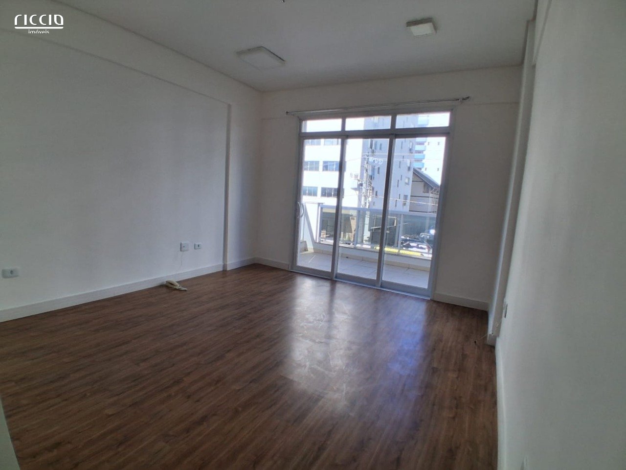 Sala / Conjunto à venda no Jardim Aquarius — ambiente interno
