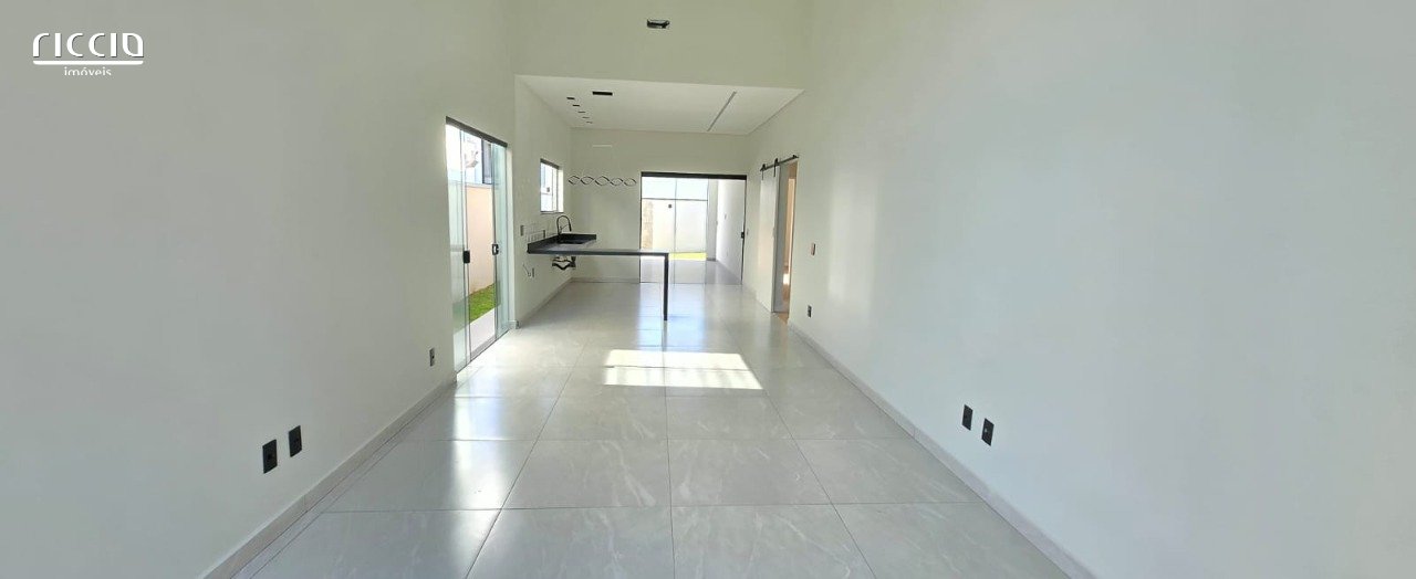 Casa em Condomínio à venda no Jardim Das Flores — ambiente interno