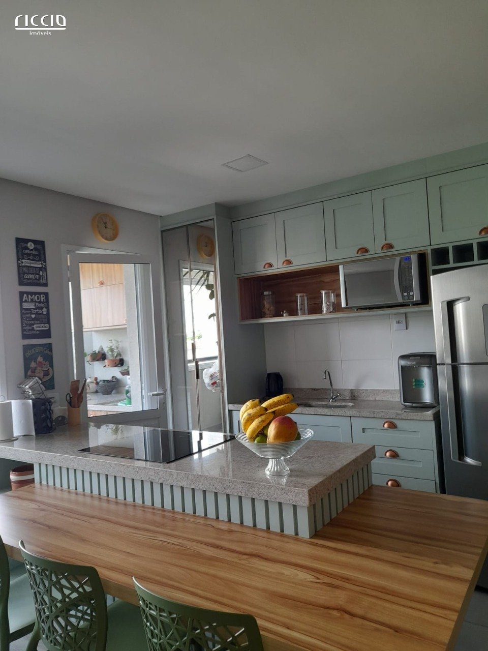Apartamento à venda no Edifício Maranata em São José, com 75M², 2 dormitórios, sendo 1 suíte.