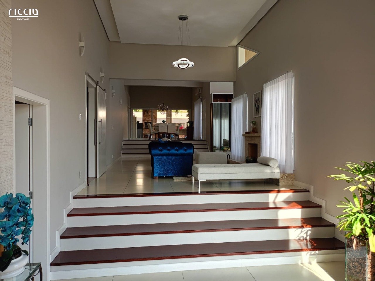 Casa em Condomínio à venda no Condomínio Residencial Mirante do Vale — ambiente interno