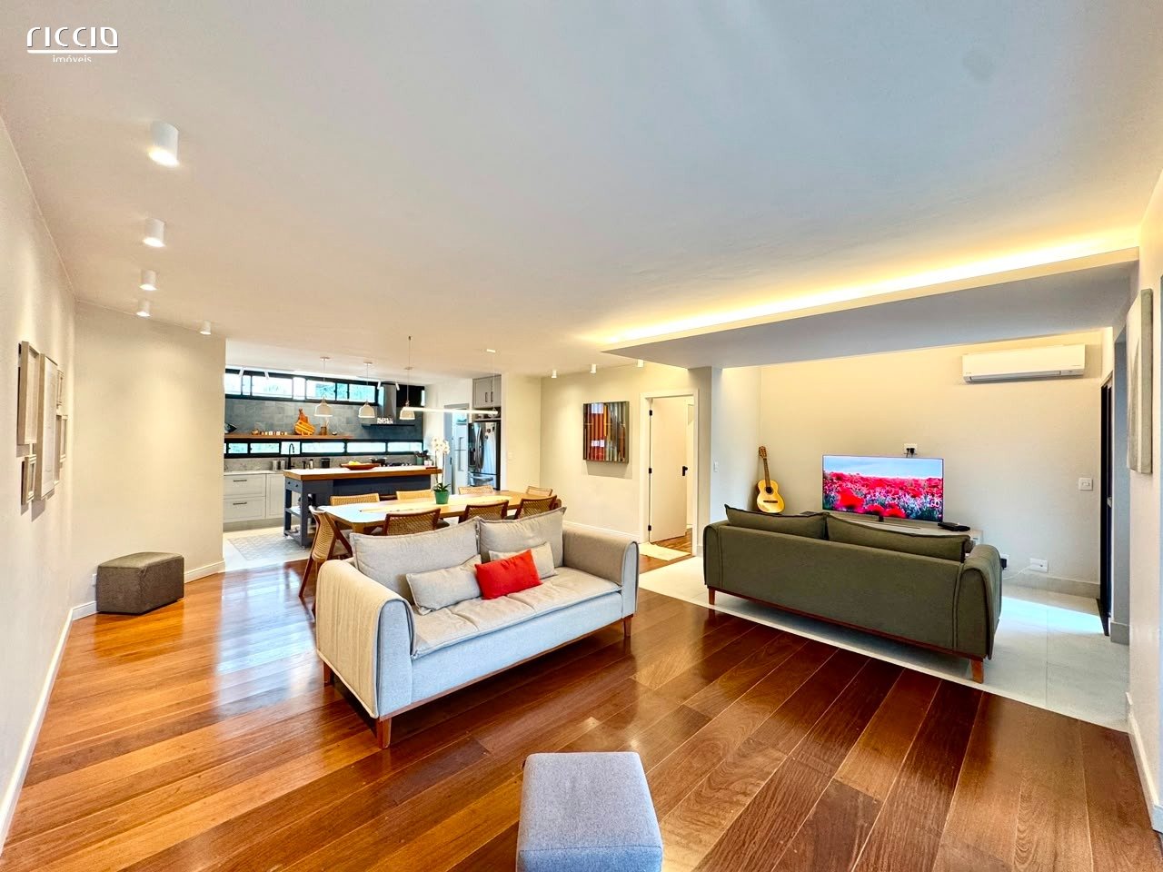 Apartamento de Alto Padrão à Venda no Edifício Pajuçara | 178m² | 4 Dormitórios | 3 Suítes | Vila Adyana