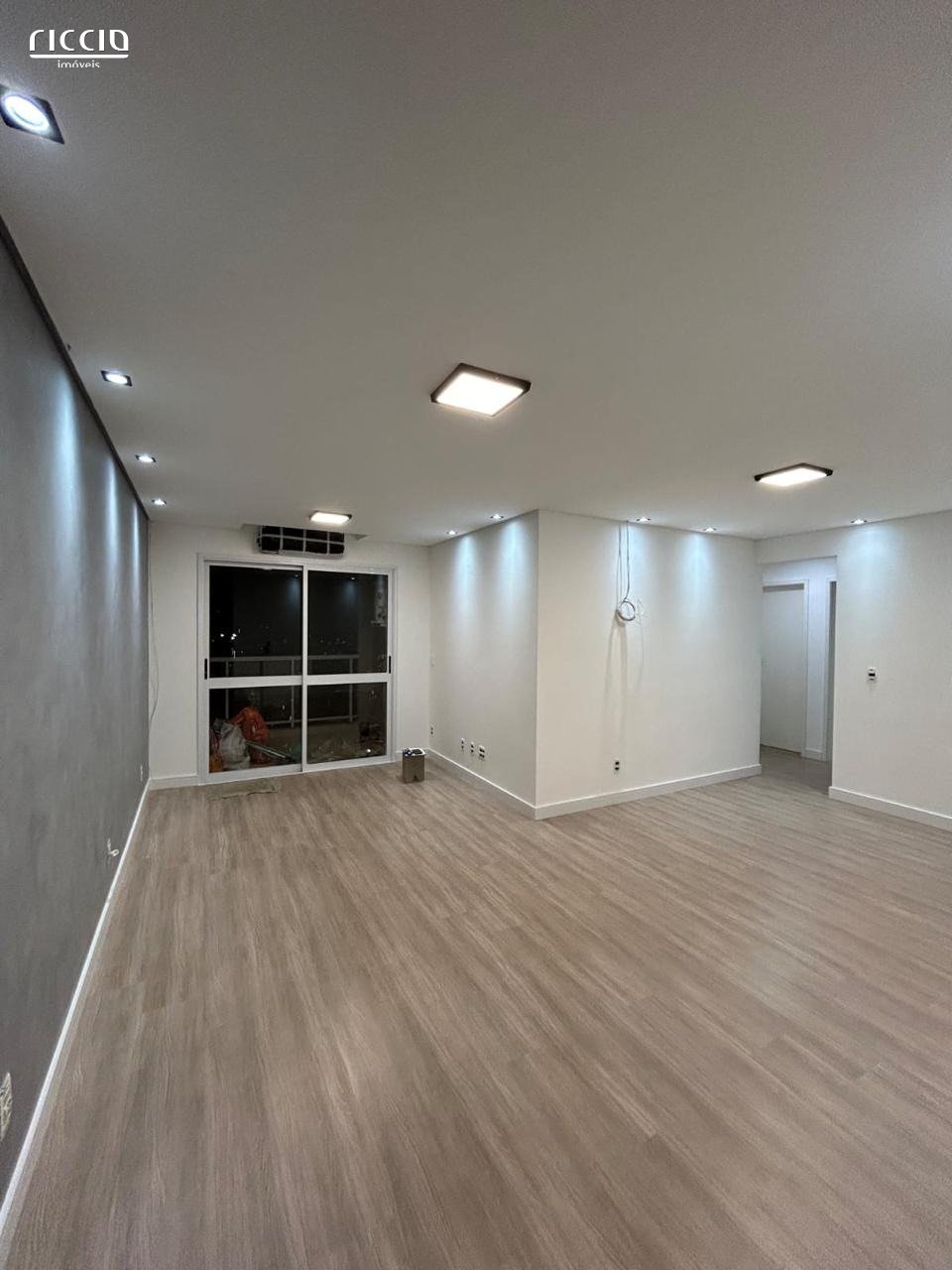 Apartamento em Clube Completo - 90 m² | 3 Dormitórios | 1 Suíte | 2 Vagas Cobertas | Totalmente Mobiliado e Equipado