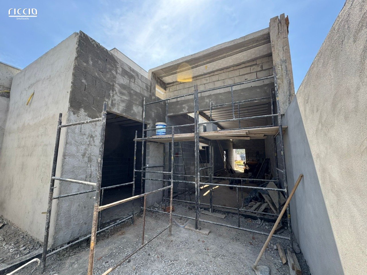 Casa à venda no Portal Dos Passaros — ambiente interno