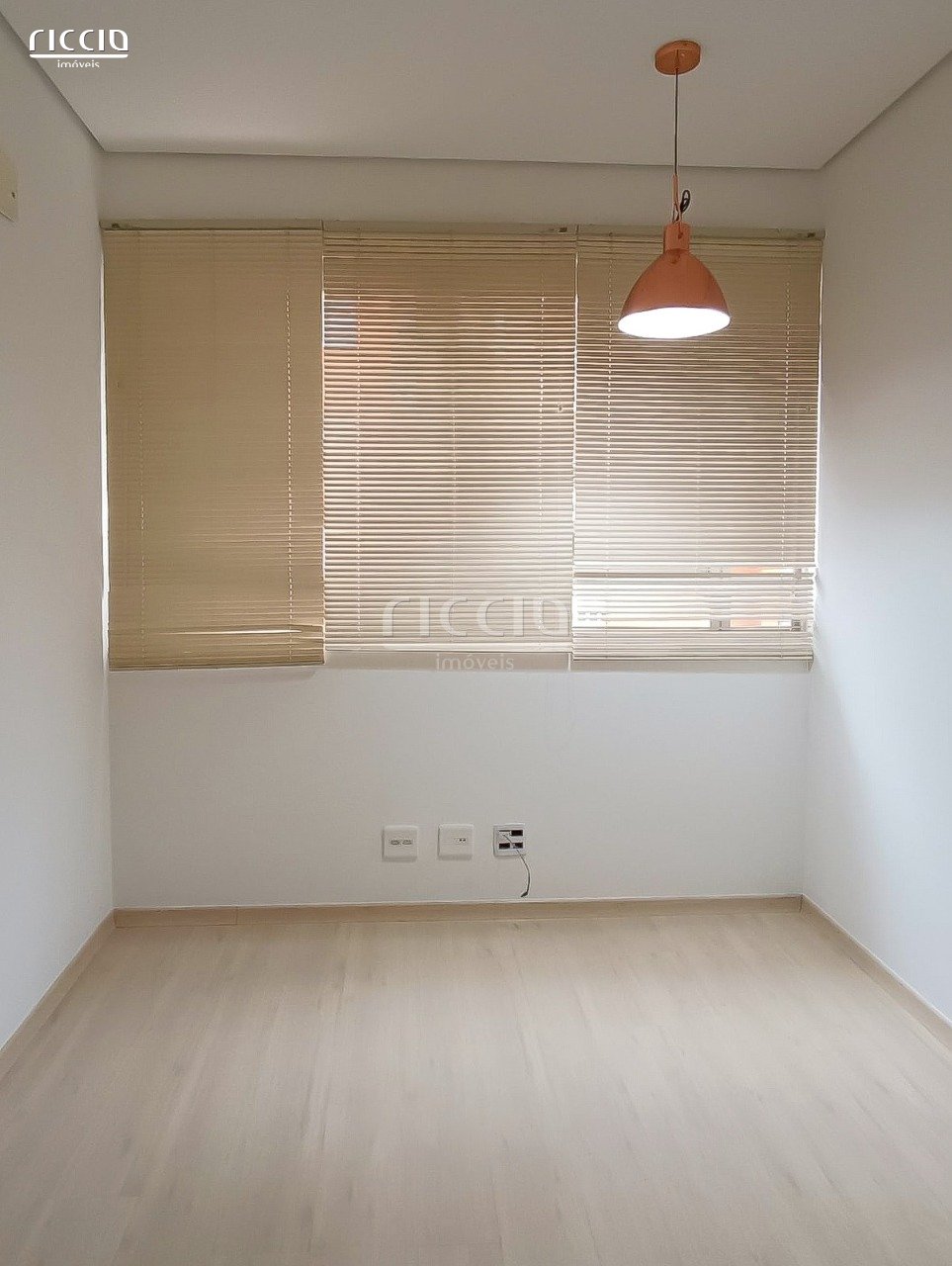 Sala / Conjunto à venda no Jardim Aquarius — ambiente interno