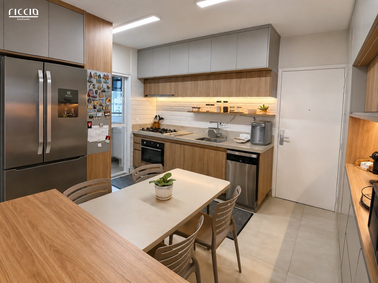 Apartamento à venda no Jardim Aquárius — ambiente interno