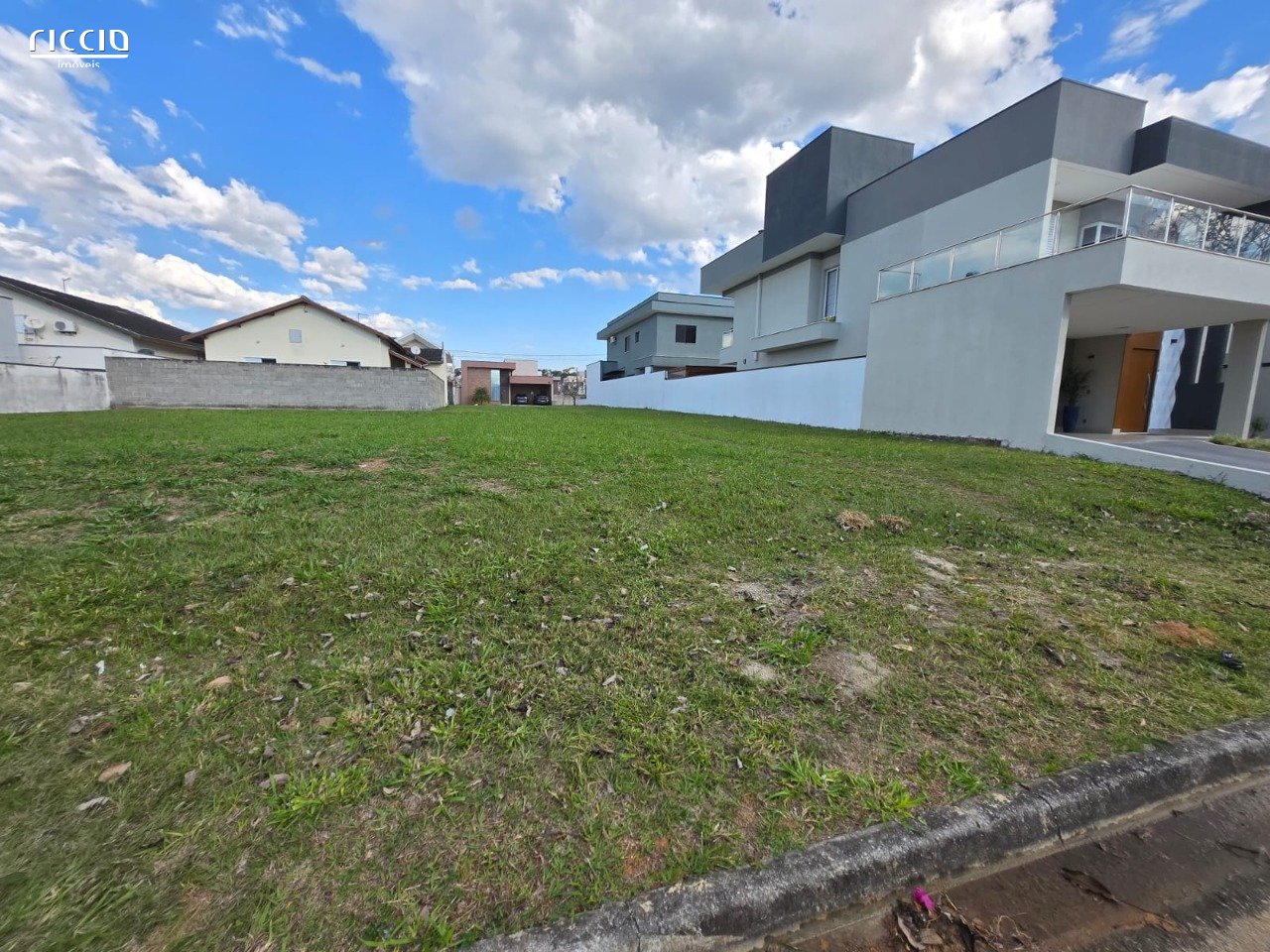 Terreno à venda no Residencial Terras do Vale — ambiente interno