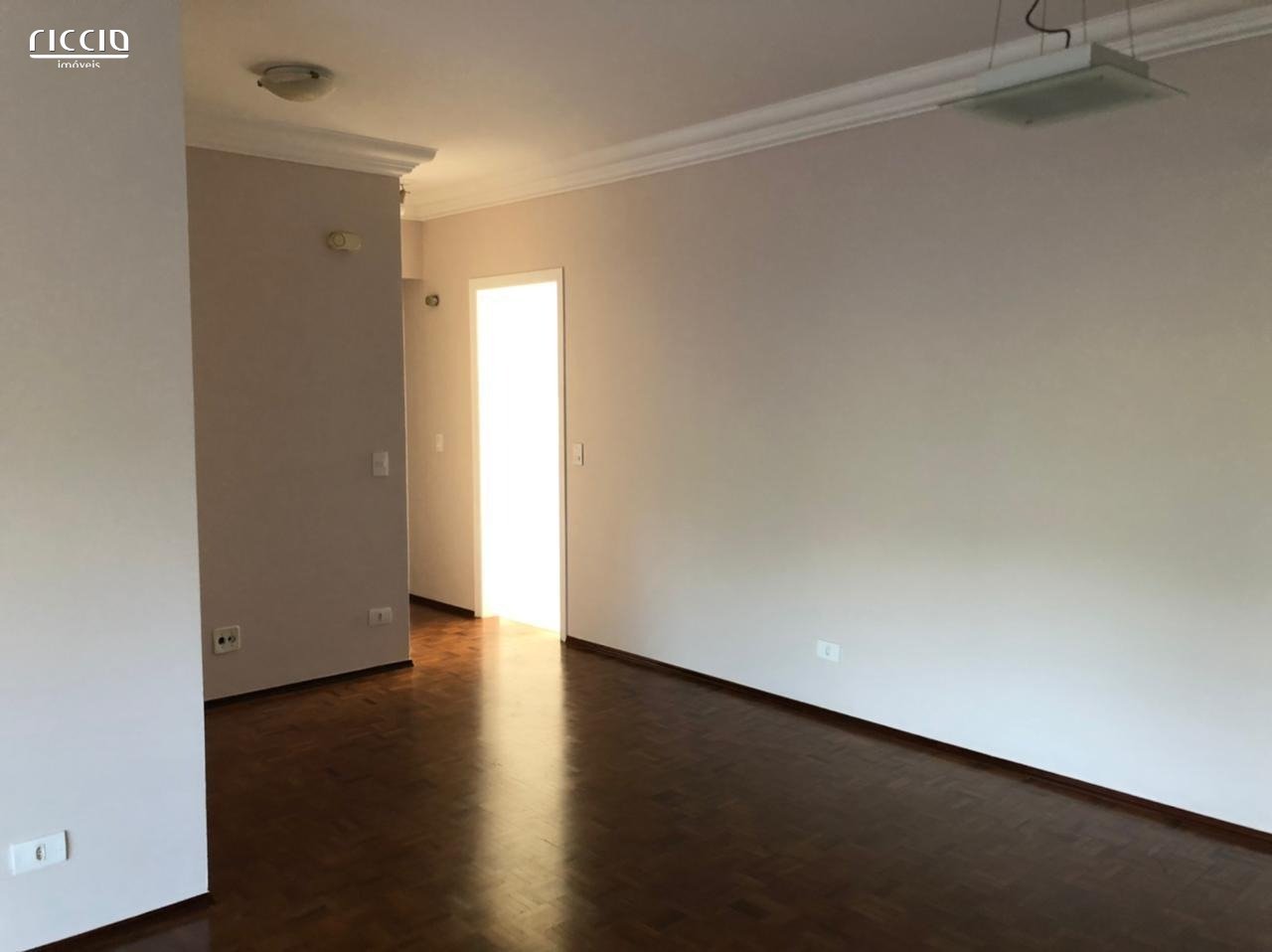 Apartamento à venda no Vila Adyana — detalhe do imóvel