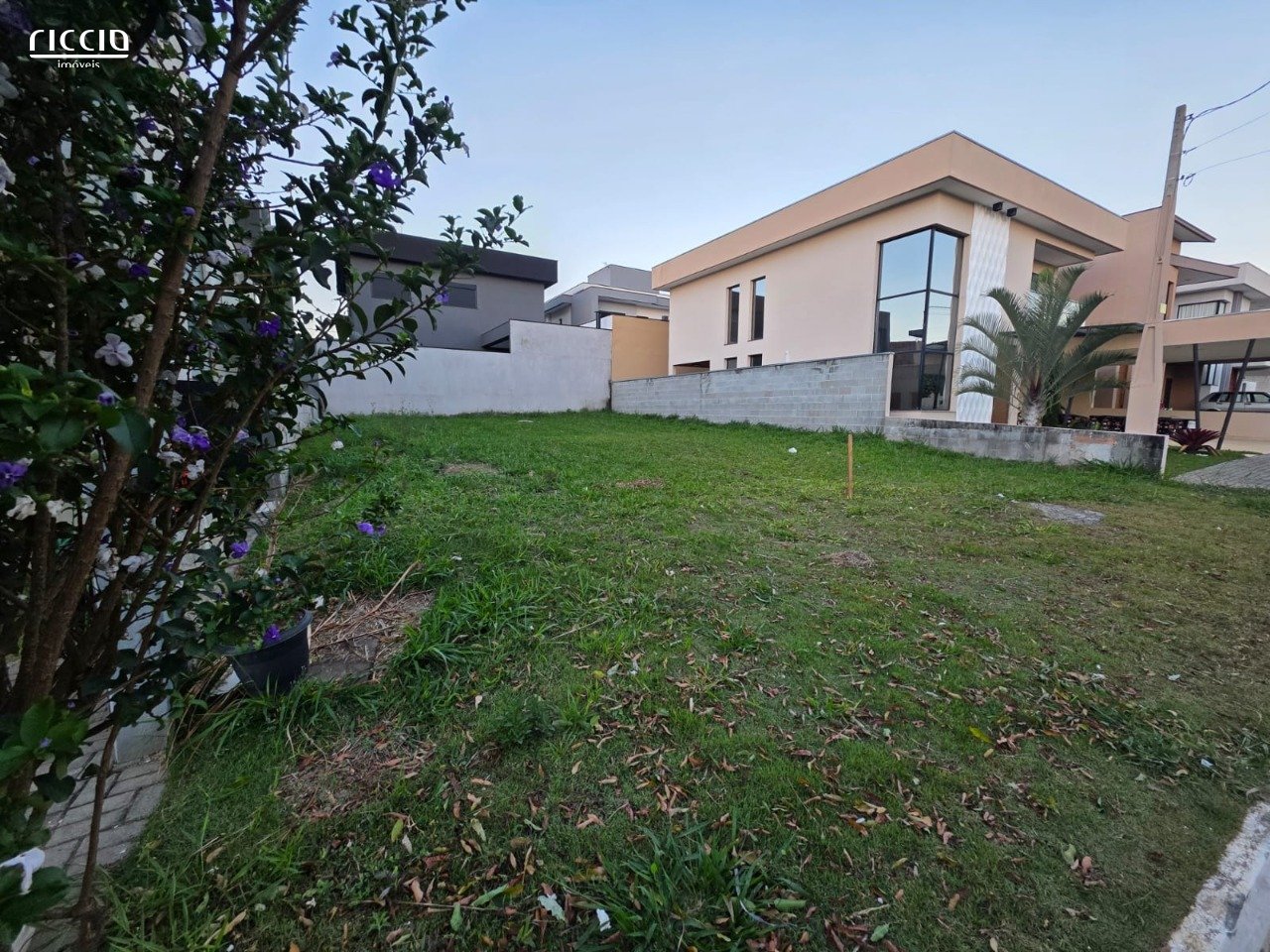 Terreno à venda no Bairro da Floresta — ambiente interno