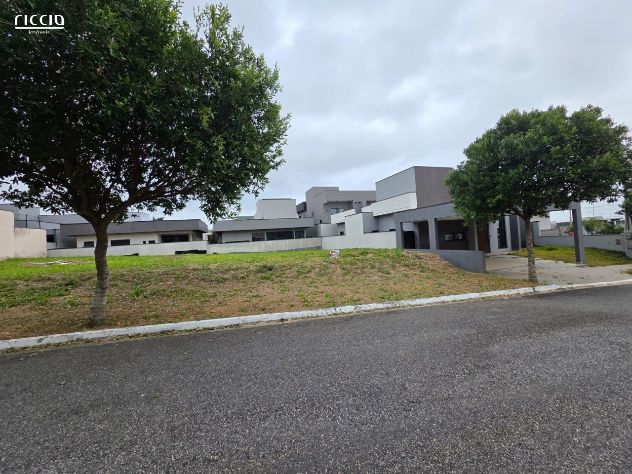 Terreno à venda no Bairro da Floresta — ambiente interno