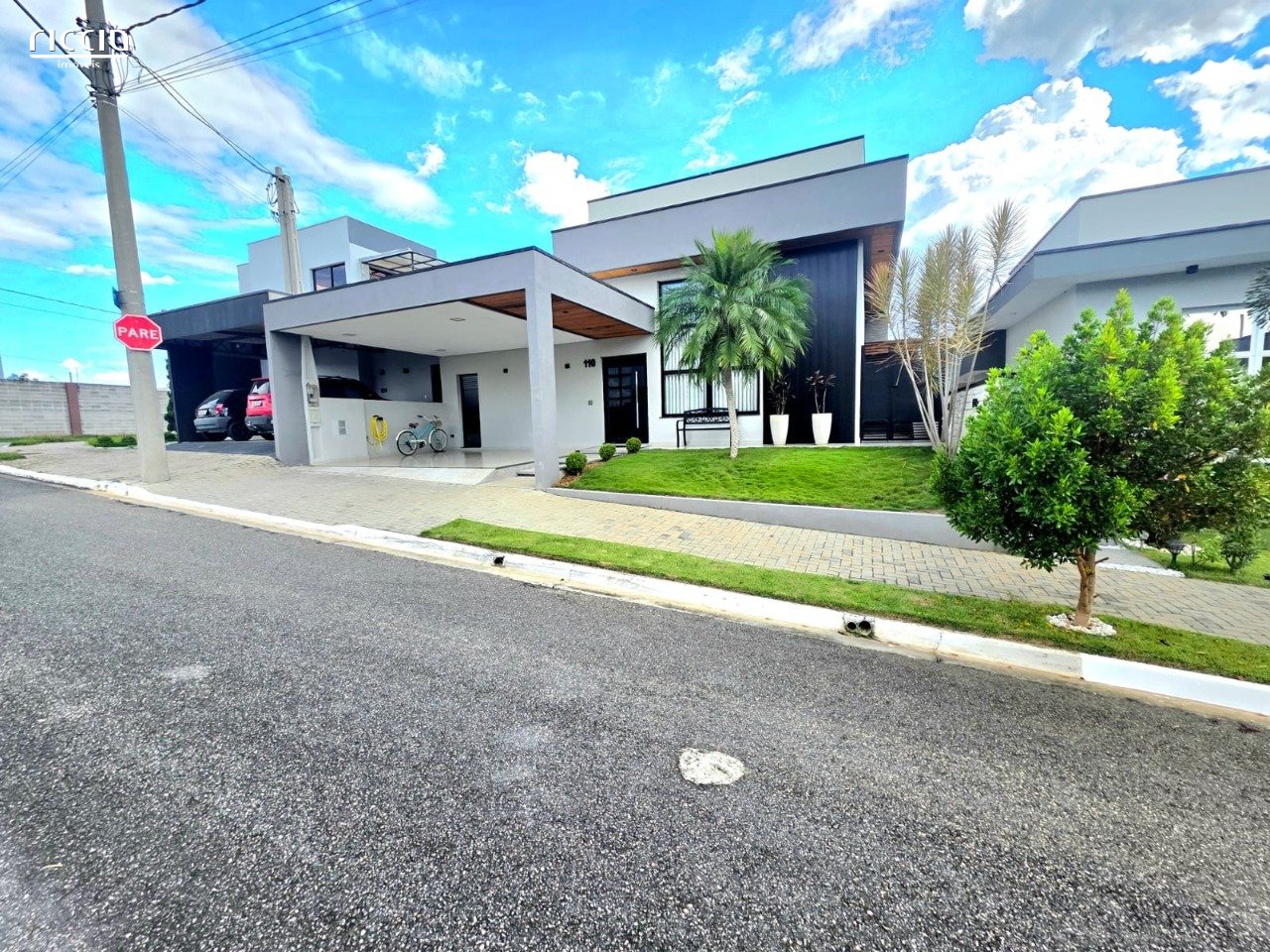 Casa em Condomínio à venda no Bairro da Floresta — ambiente interno
