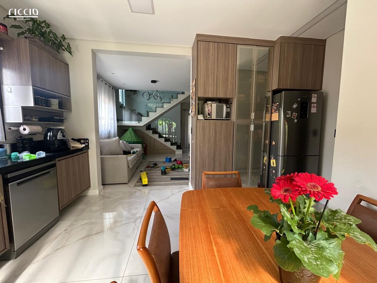 Casa em Condomínio à venda no Jardim Jacinto — ambiente interno