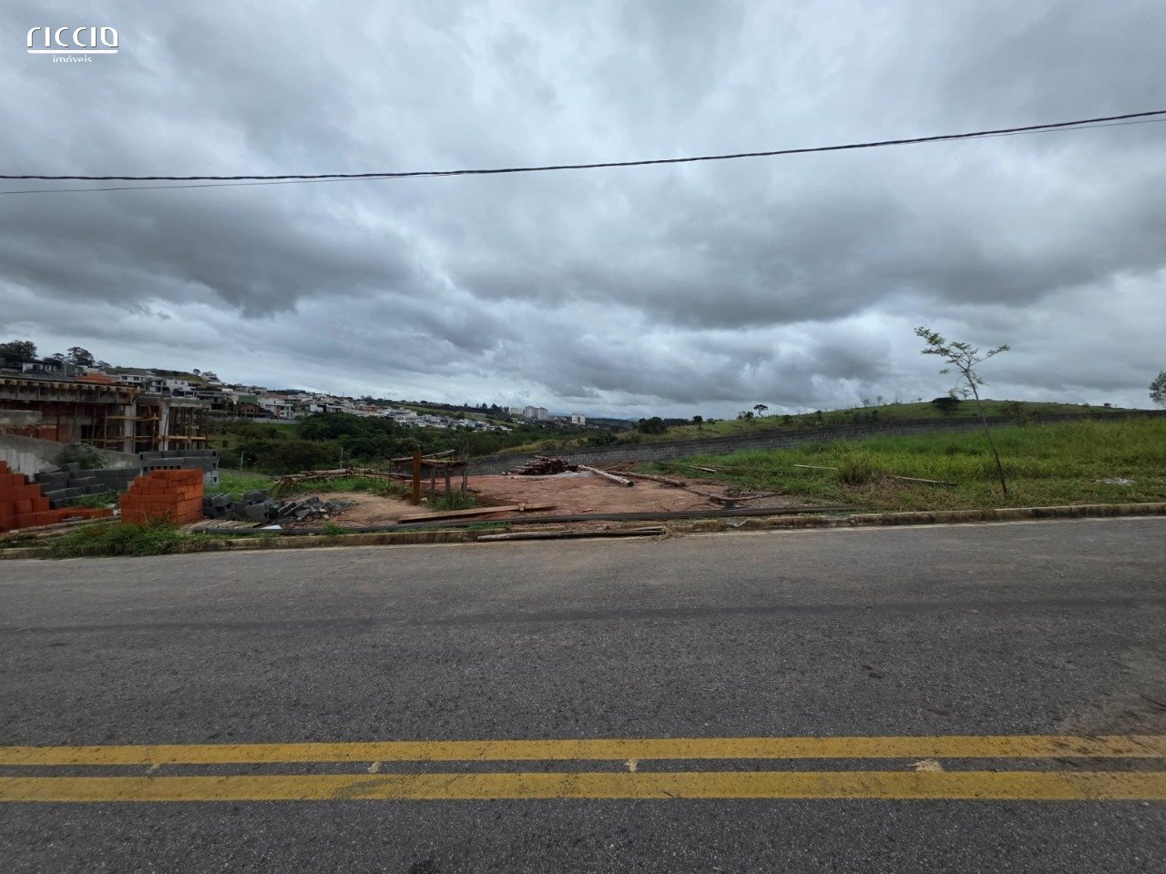 Terreno à venda no Mirante Cambuí — detalhe do imóvel