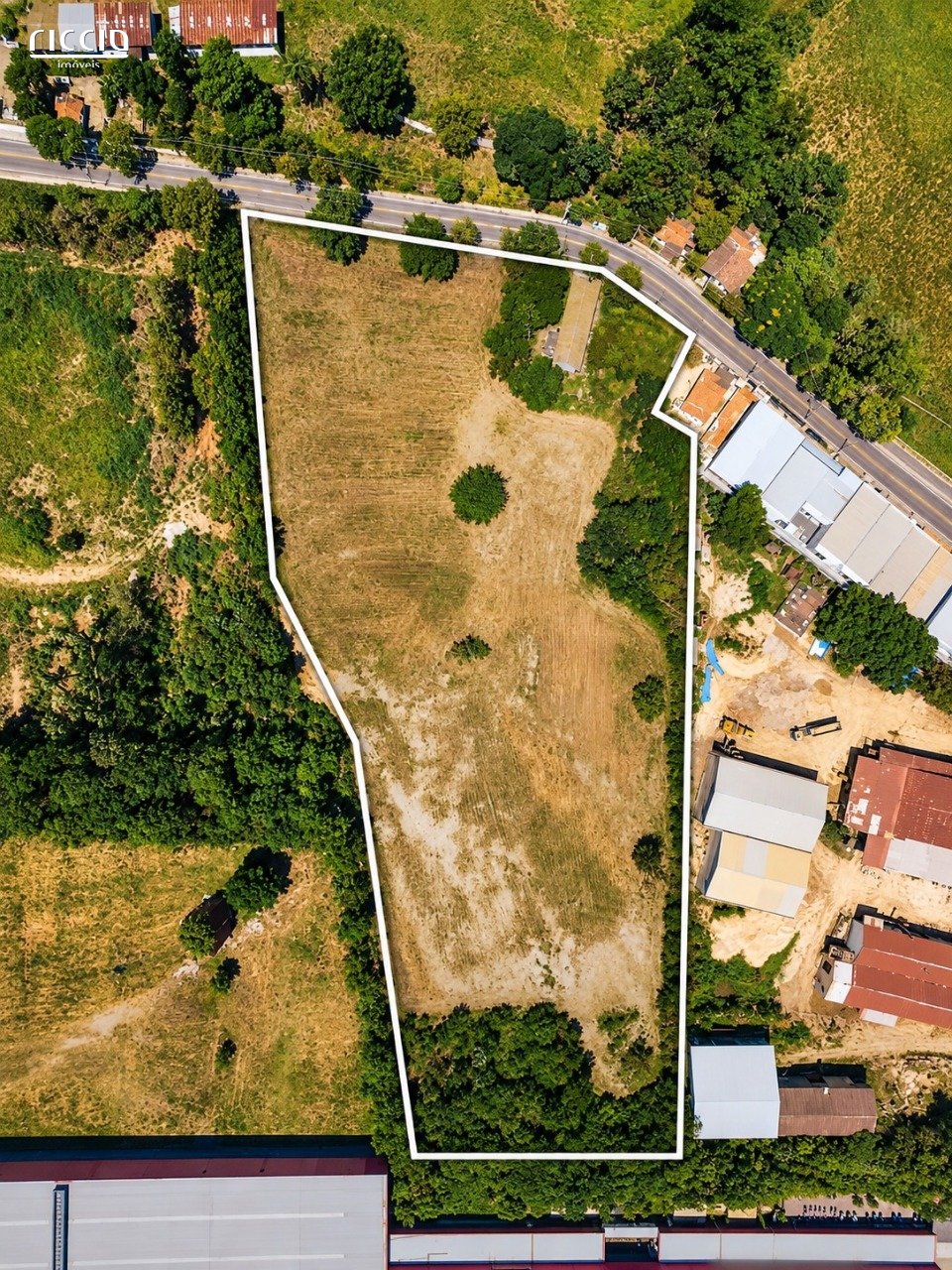 Terreno à venda no Jardim Santa Maria — detalhe do imóvel