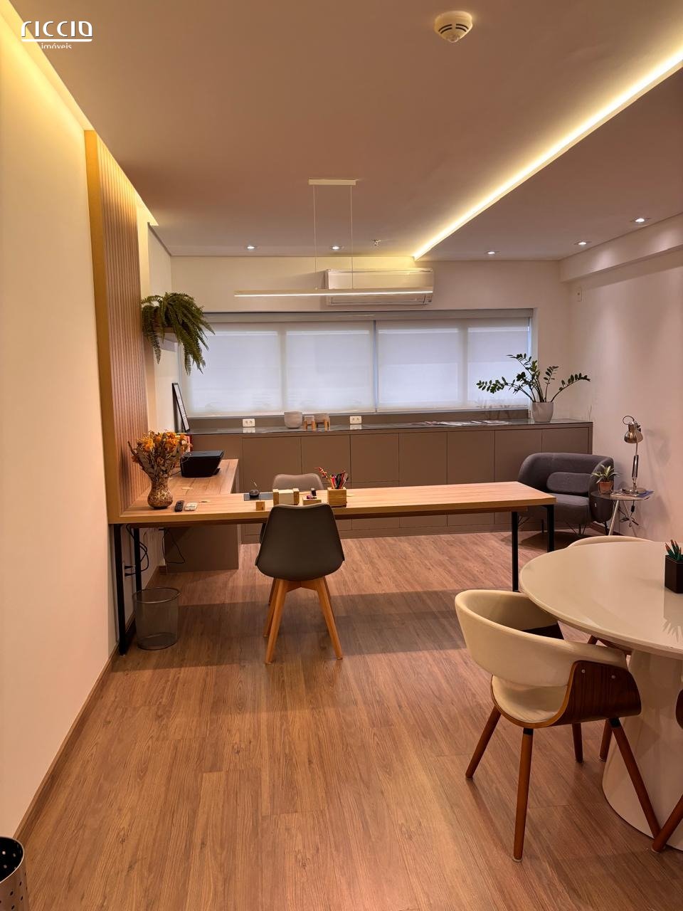 Sala / Conjunto à venda no Jardim Aquarius — ambiente interno
