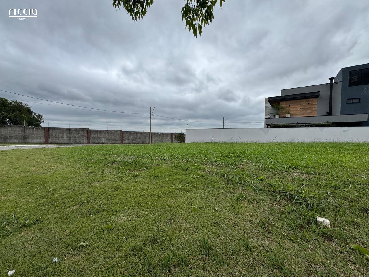 Terreno à venda no Bairro da Floresta — ambiente interno