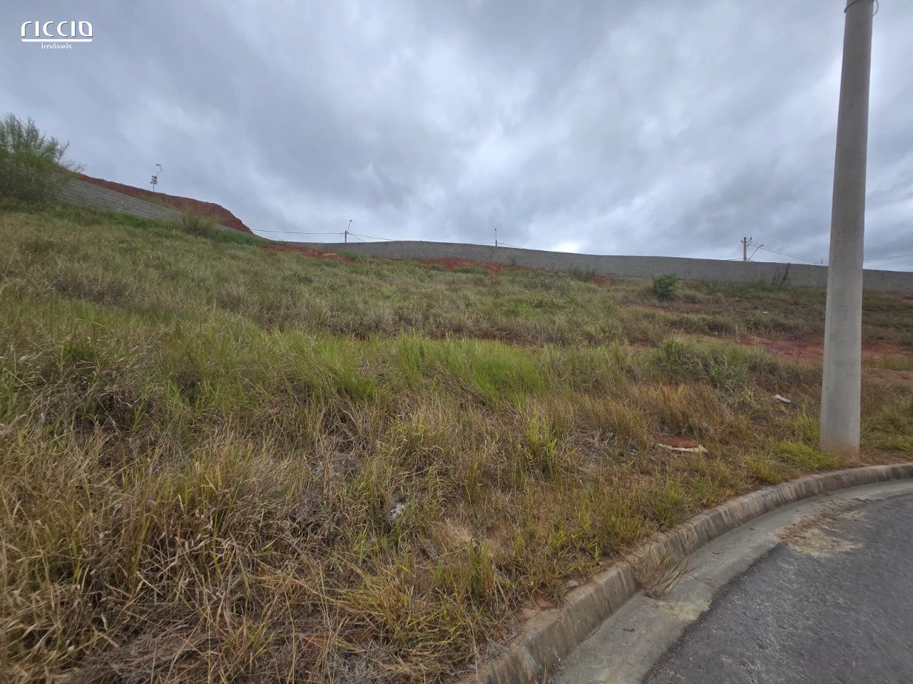 Terreno à Venda no Condomínio Mirante Cambuí - Recanto dos Eucaliptos - 514,68m²