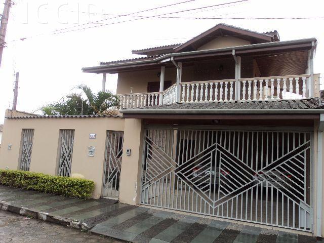 Casa à venda no Jardim Santa Maria — ambiente interno