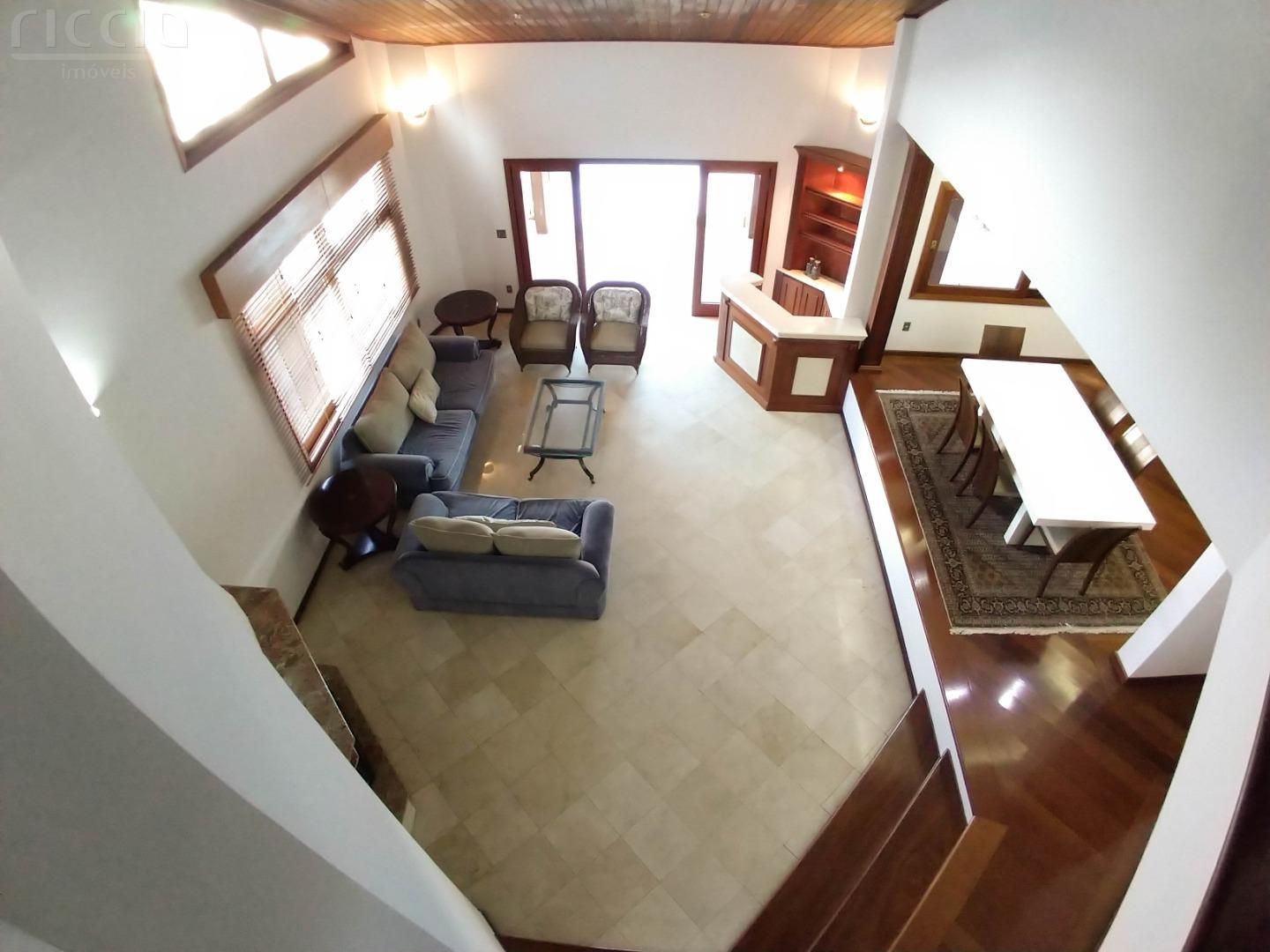 Casa em Condomínio à venda no Jardim das Colinas — ambiente interno